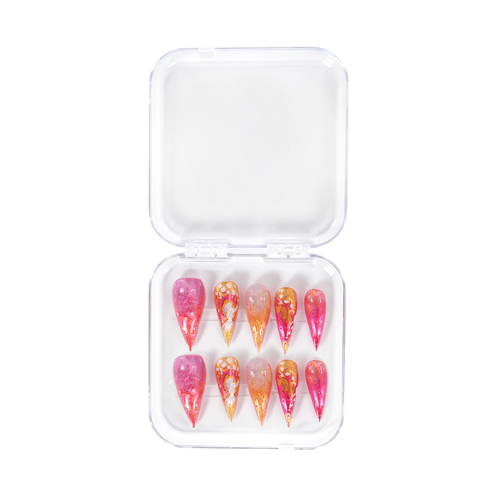 Unghie Finte da Regina Medieva - Nail Art Queen recensione e prezzo
